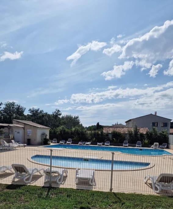 Lou Olivie, Appartement Climatise Avec Piscine Aux Pieds Alpilles Paradou Exterior photo